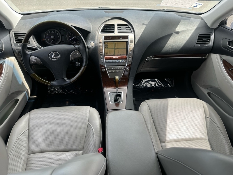 2010 Lexus ES 350 - Photo 6