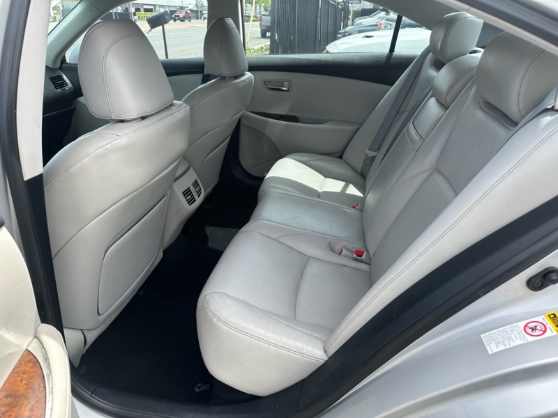 2010 Lexus ES 350 - Photo 15