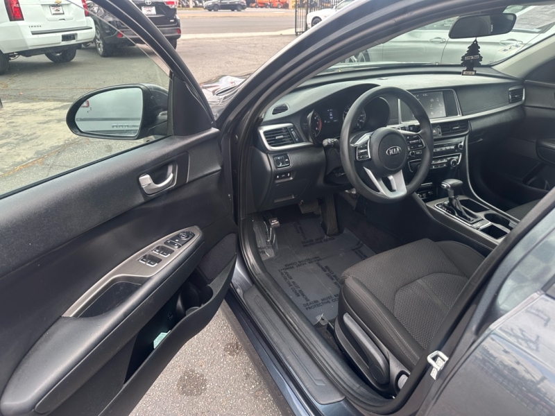 2020 Kia Optima LX - Photo 8