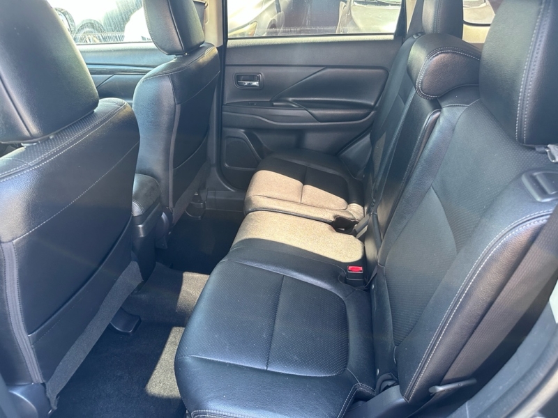 2017 Mitsubishi Outlander SEL - Photo 14
