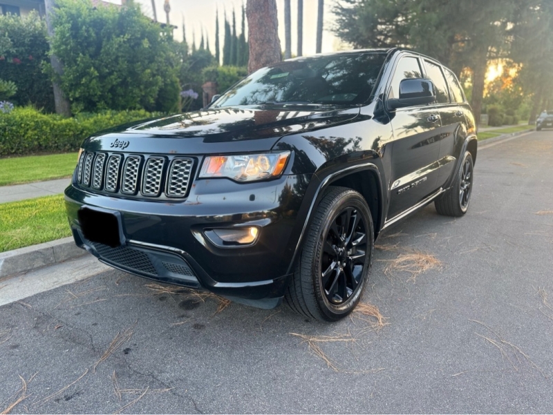 2019 Jeep Grand Cherokee Altitude's photo