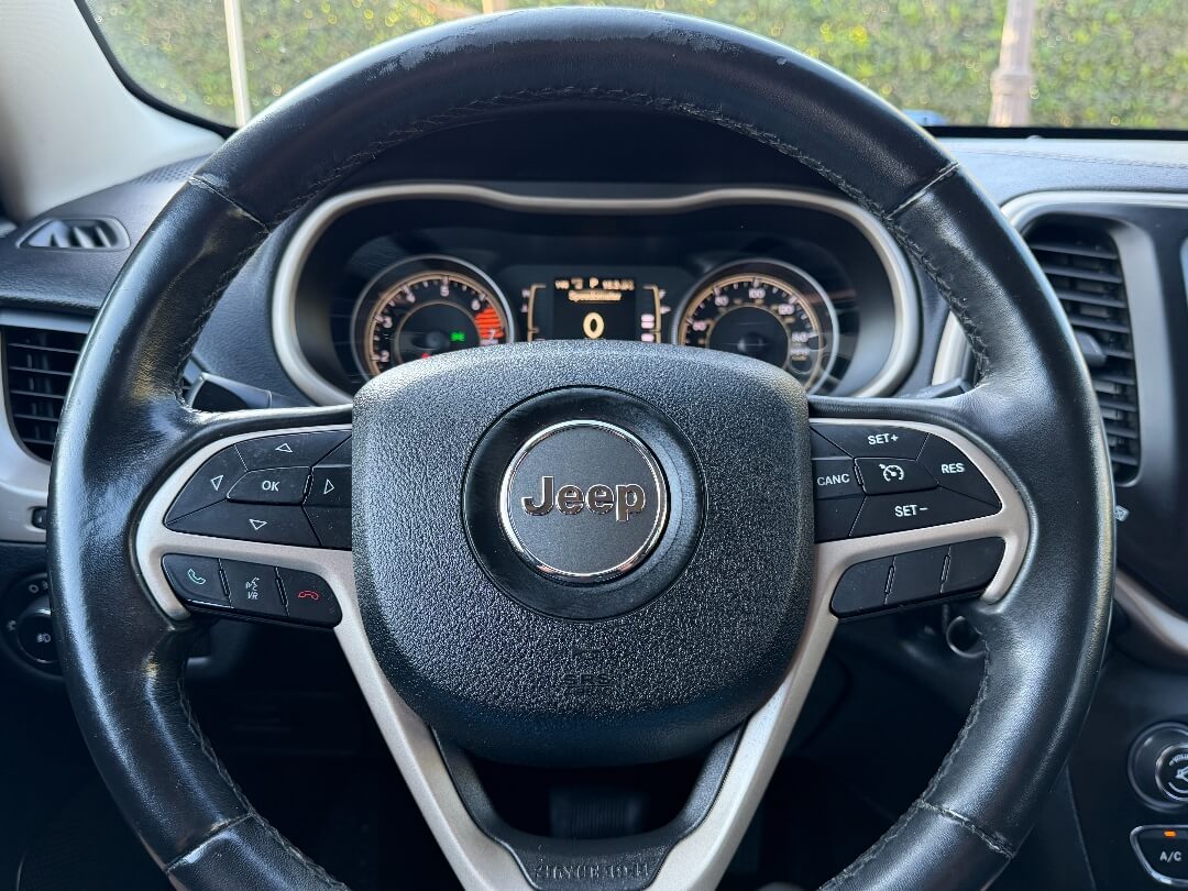 2016 Jeep Cherokee 75th Anniversary - Photo 22