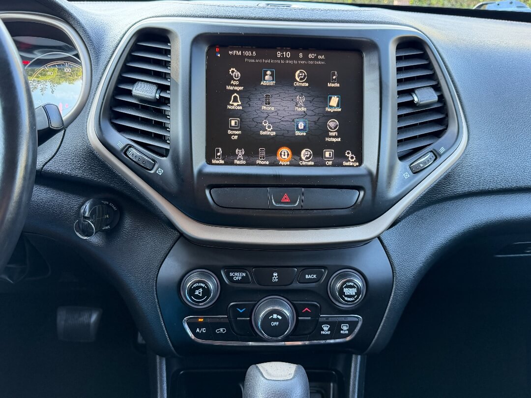 2016 Jeep Cherokee 75th Anniversary - Photo 21
