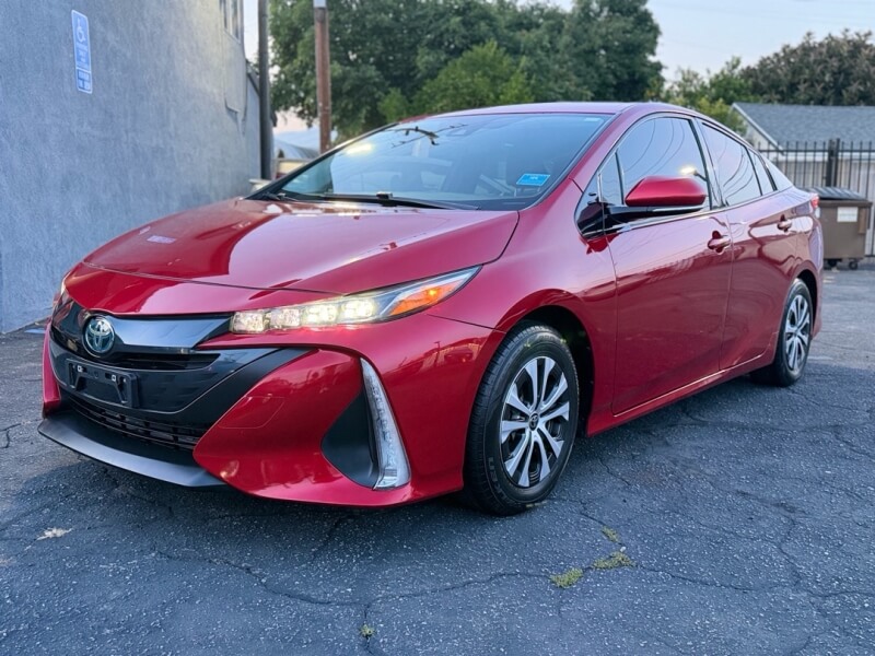 2018 Toyota Prius Prime Premium's photo