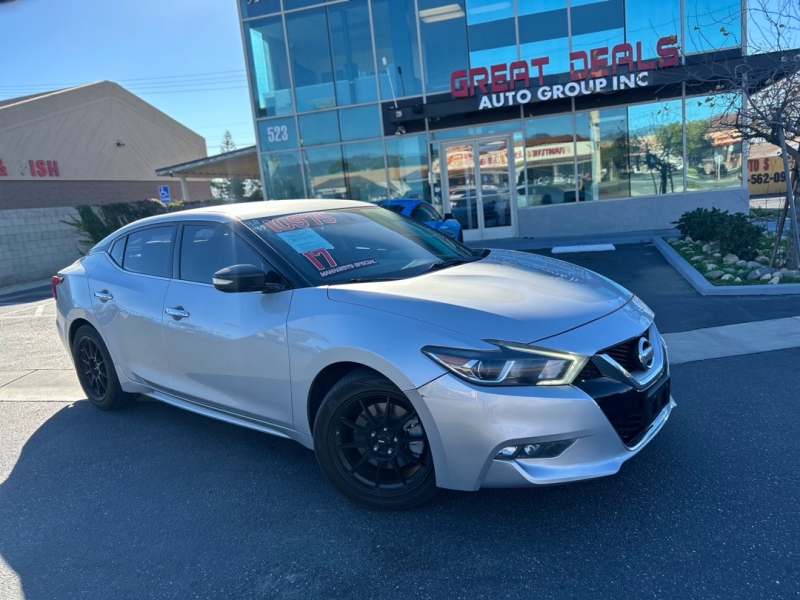 2017 Nissan Maxima SV's photo