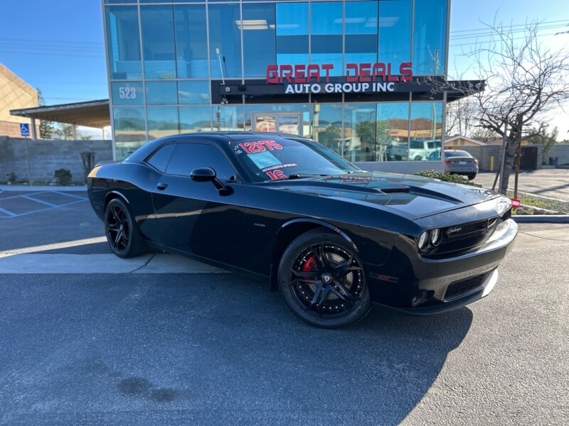 2016 Dodge Challenger R/T's photo