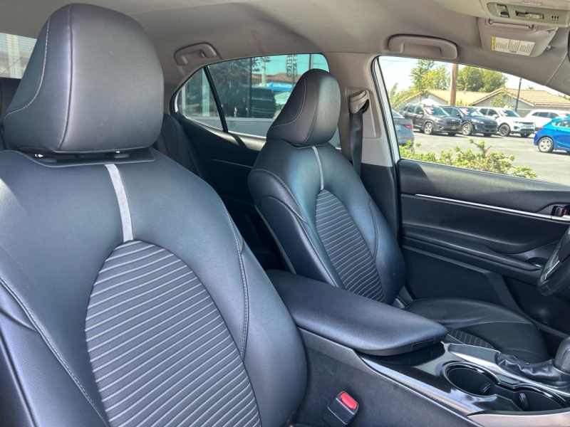 2019 Toyota Camry SE - Photo 12