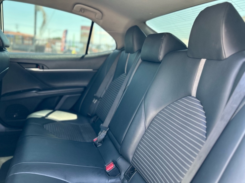 2019 Toyota Camry SE - Photo 9