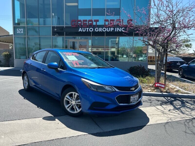 2017 Chevrolet Cruze LT Hatchback Auto's photo