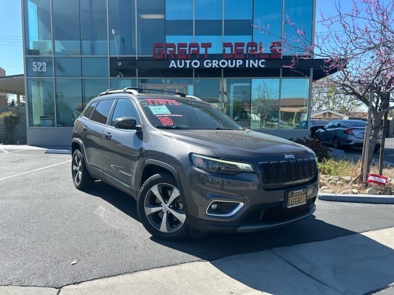 2019 Jeep Cherokee Limited's photo