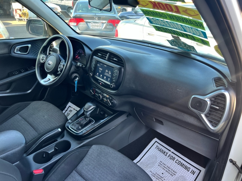 2020 Kia Soul S - Photo 21