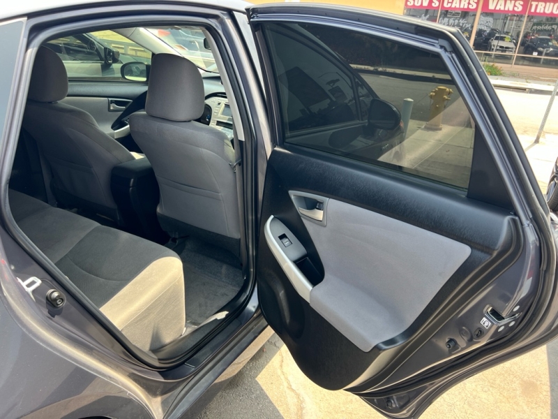 2015 Toyota Prius Four - Photo 15