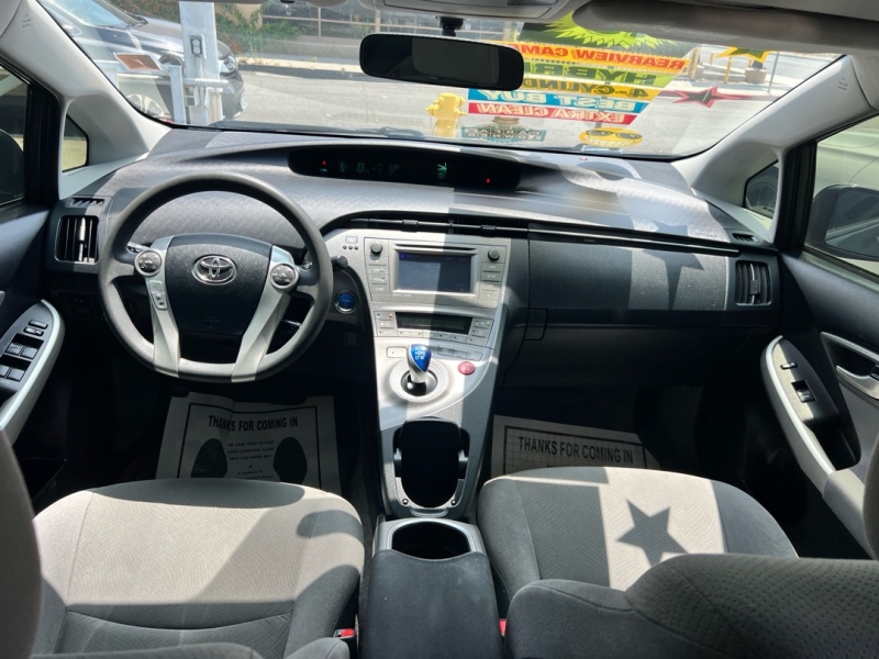 2015 Toyota Prius Four - Photo 18