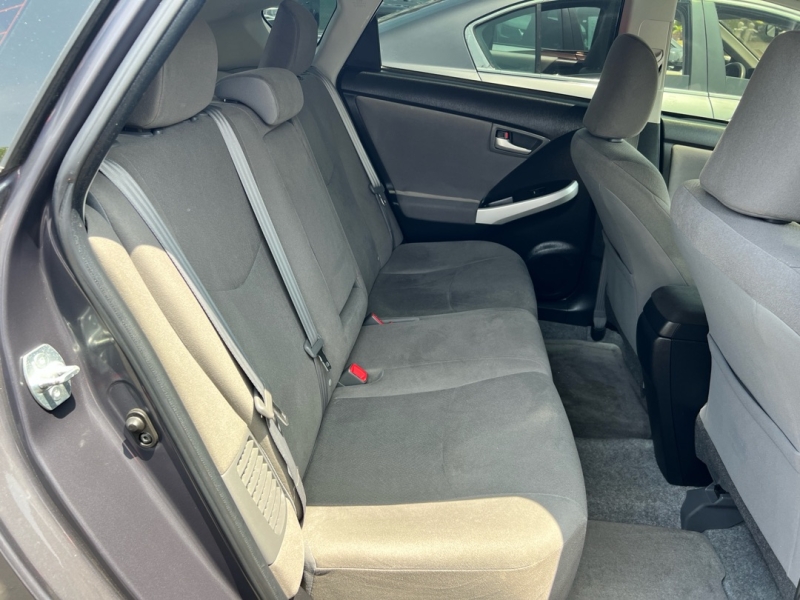 2015 Toyota Prius Four - Photo 16