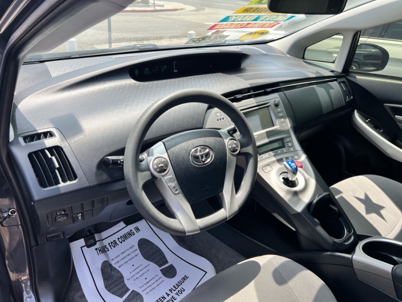 2015 Toyota Prius Four - Photo 8