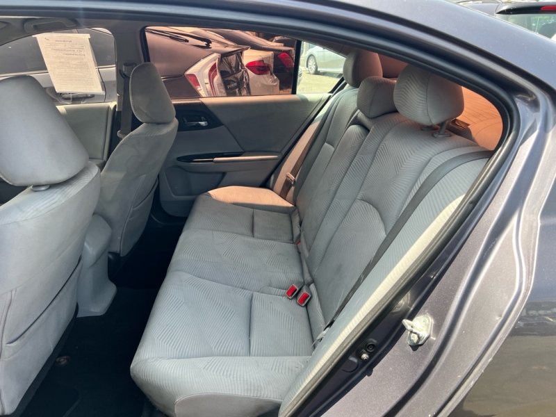 2015 Honda Accord LX - Photo 12