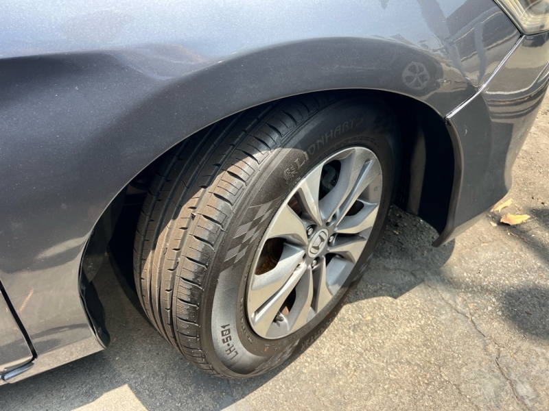 2015 Honda Accord LX - Photo 27