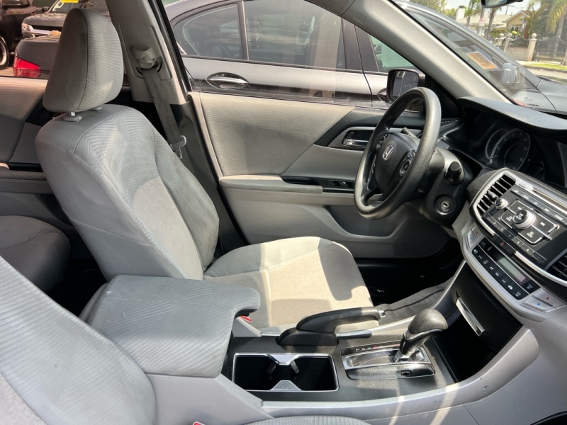 2015 Honda Accord LX - Photo 19