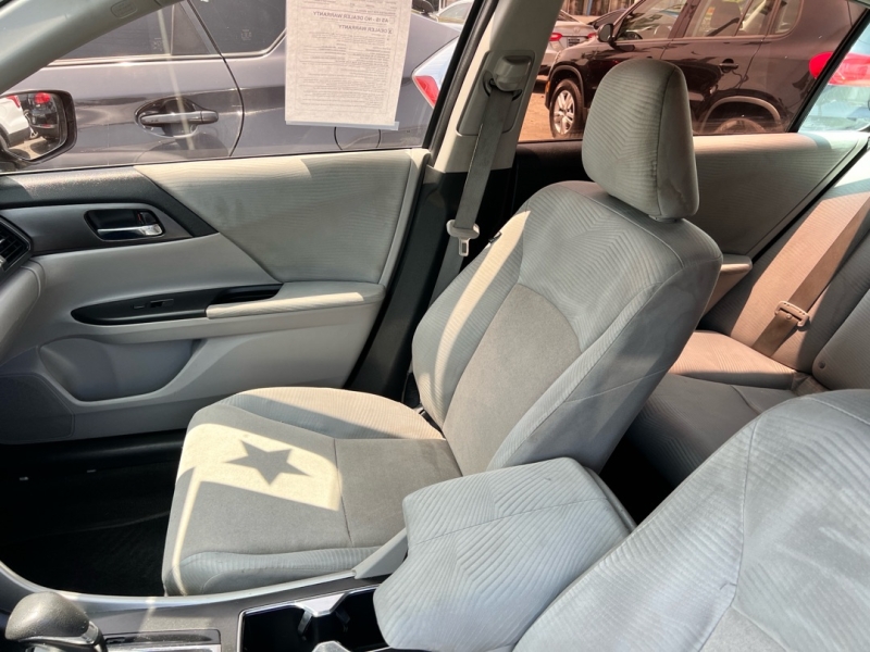 2015 Honda Accord LX - Photo 10
