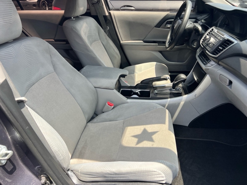 2015 Honda Accord LX - Photo 18