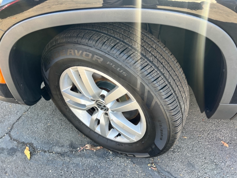 2017 Volkswagen Tiguan S - Photo 28
