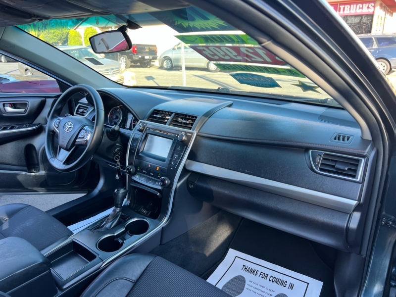 2016 Toyota Camry 29