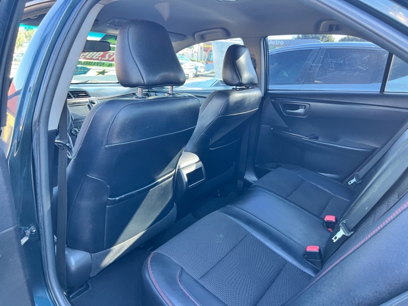 2016 Toyota Camry 19