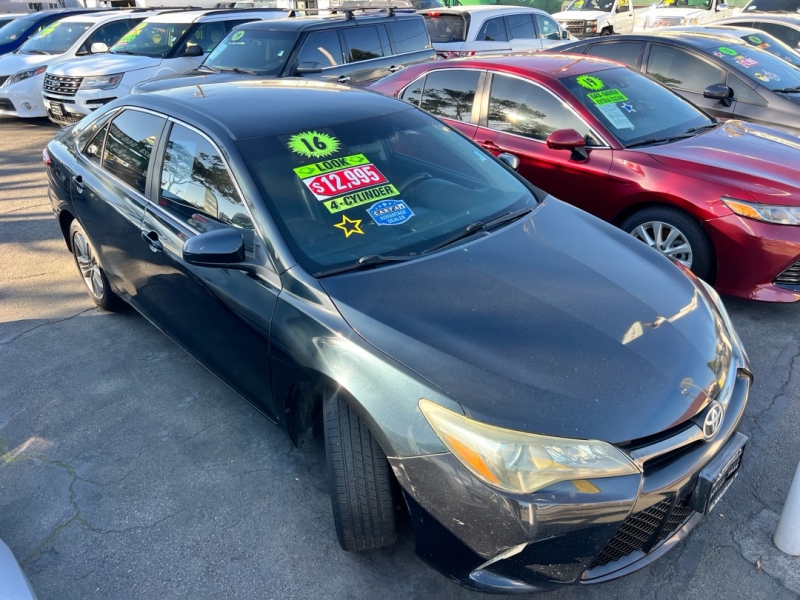 2016 Toyota Camry 34