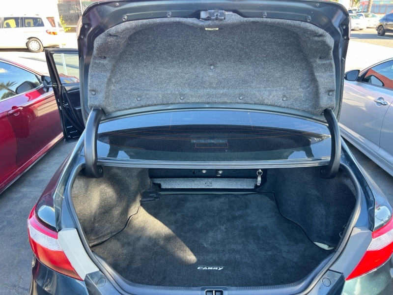 2016 Toyota Camry 18