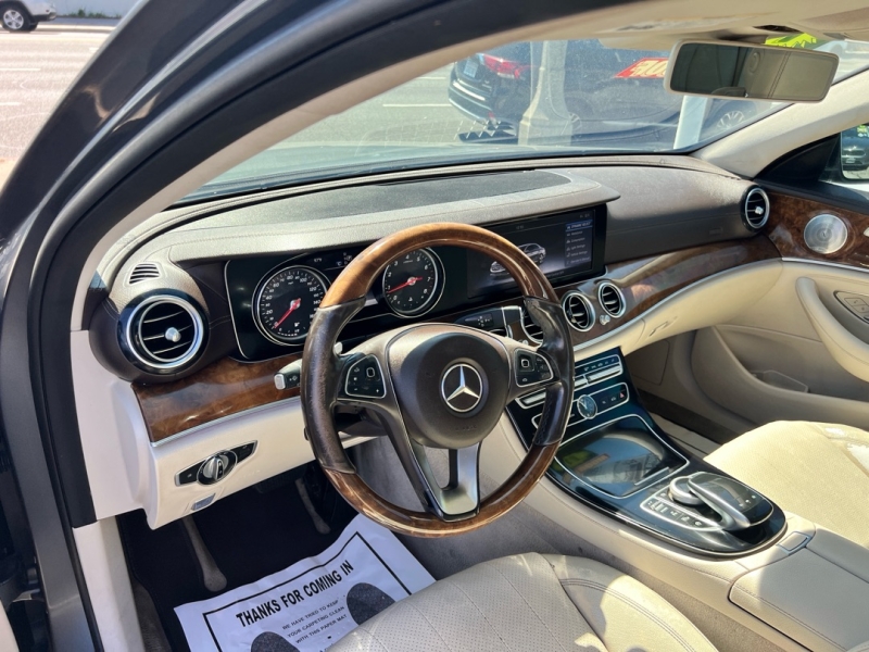 2017 Mercedes-Benz E-Class E300 - Photo 9