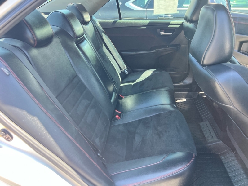 2016 Toyota Camry XSE - Photo 16