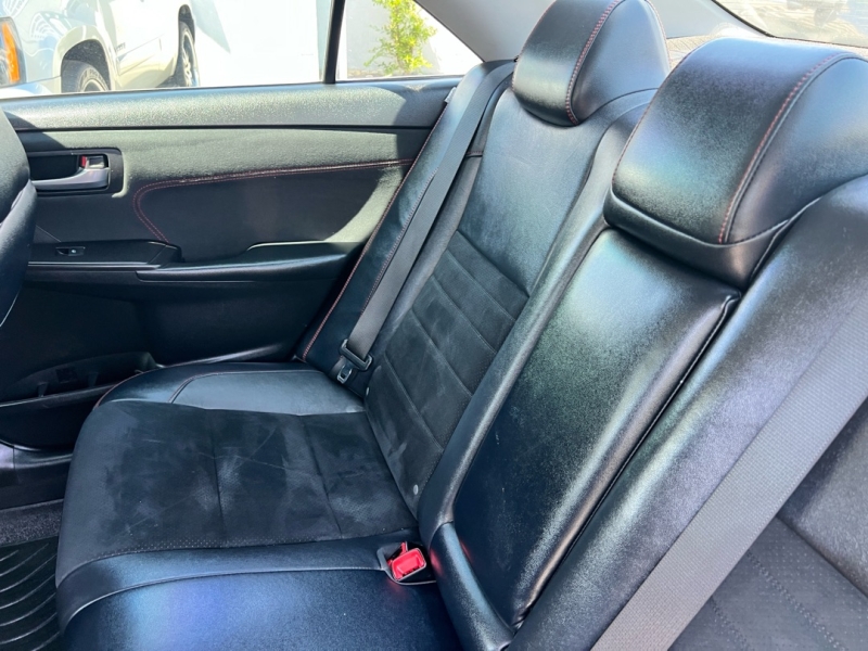 2016 Toyota Camry XSE - Photo 11
