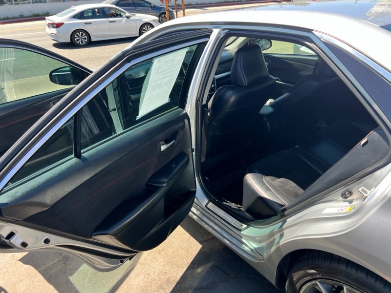 2016 Toyota Camry XSE - Photo 13