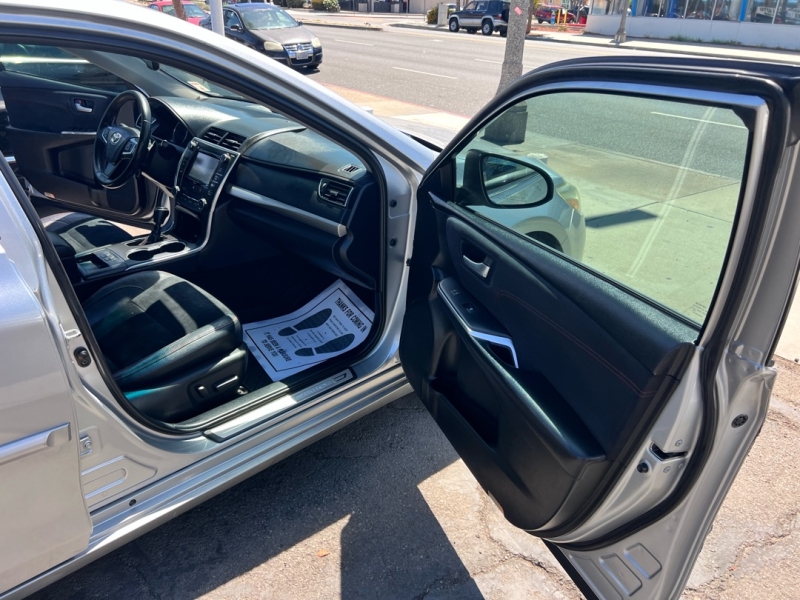 2016 Toyota Camry XSE - Photo 23
