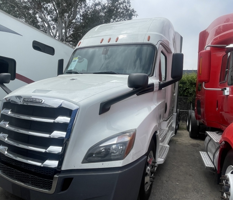 2020 Freightliner Cascadia CA
