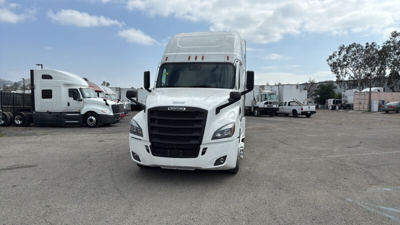 2021 FREIGHTLINER Cascadia