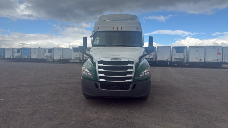 2022 FREIGHTLINER Cascadia