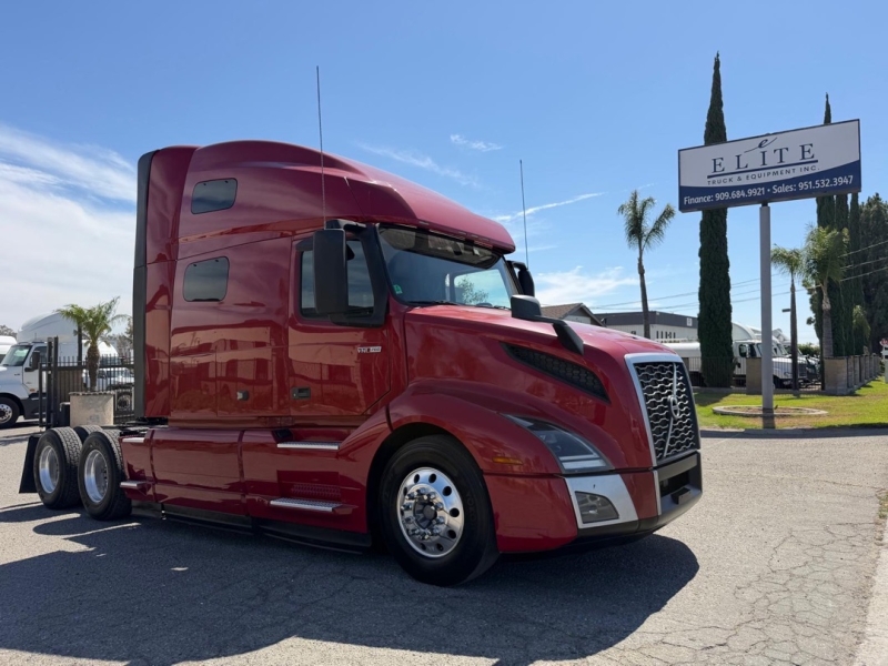 2021 VOLVO TRUCK VNL