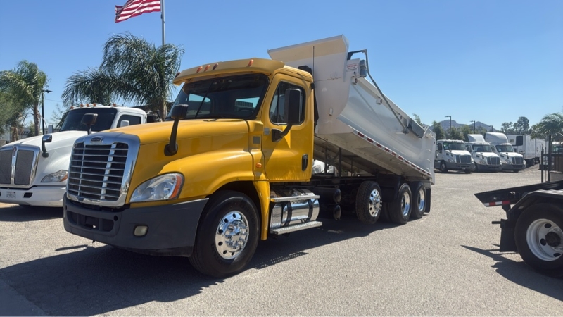 2014 FREIGHTLINER Cascadia 