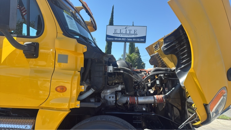 2014 FREIGHTLINER Cascadia 