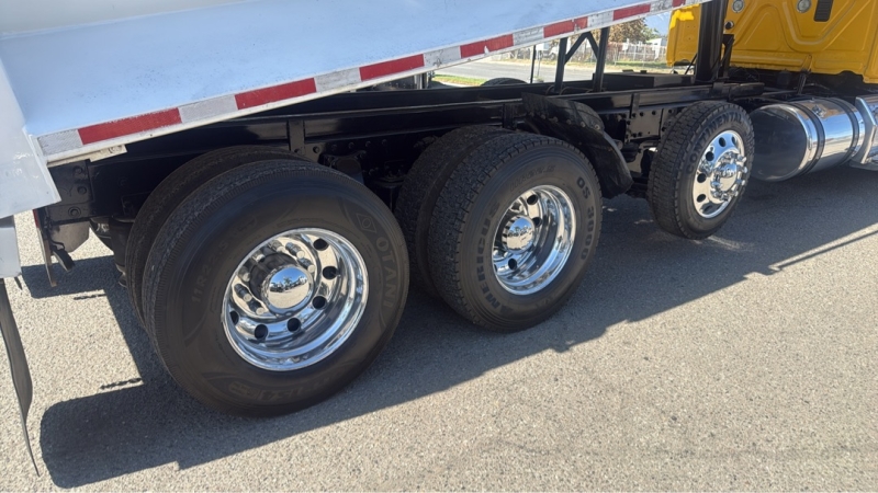 2014 FREIGHTLINER Cascadia 