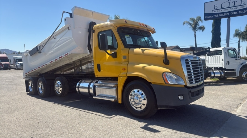 2014 FREIGHTLINER Cascadia 