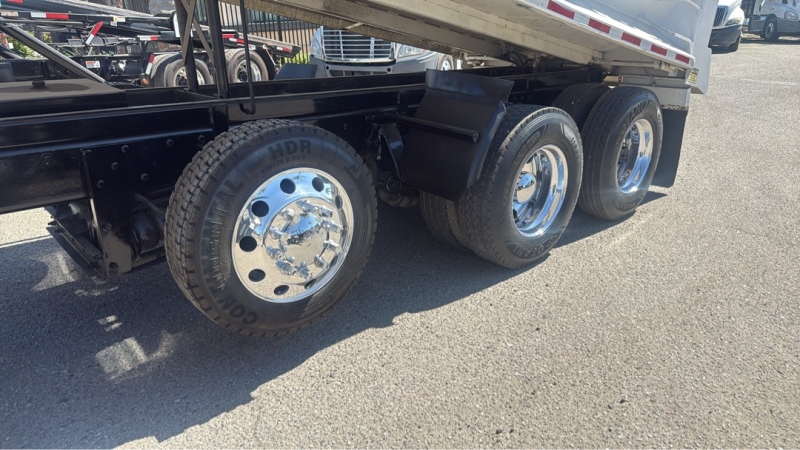 2014 FREIGHTLINER Cascadia 