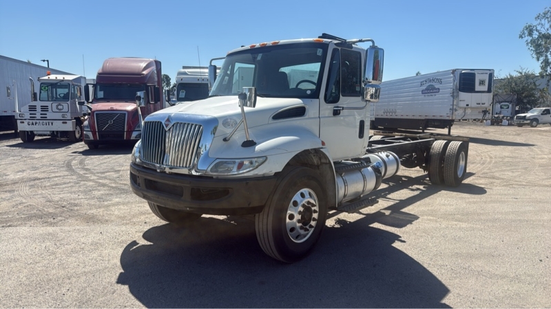 2018 INTERNATIONAL MA025 DuraStar 4300