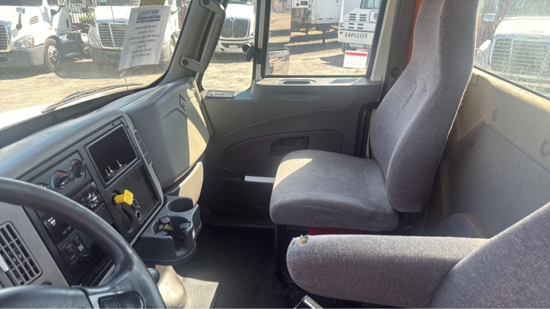 2018 INTERNATIONAL MA025 DuraStar 4300