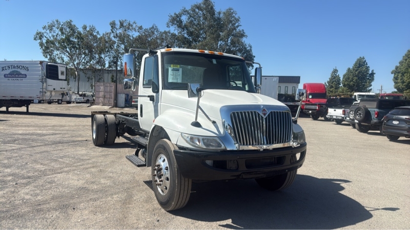 2018 INTERNATIONAL MA025 DuraStar 4300