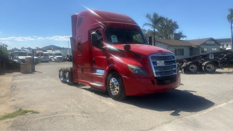 2019 FREIGHTLINER Cascadia 