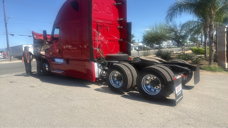 2019 FREIGHTLINER Cascadia 