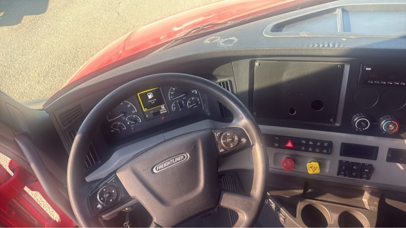 2019 FREIGHTLINER Cascadia 