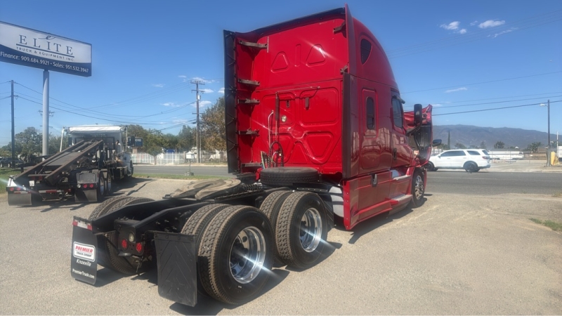 2019 FREIGHTLINER Cascadia 